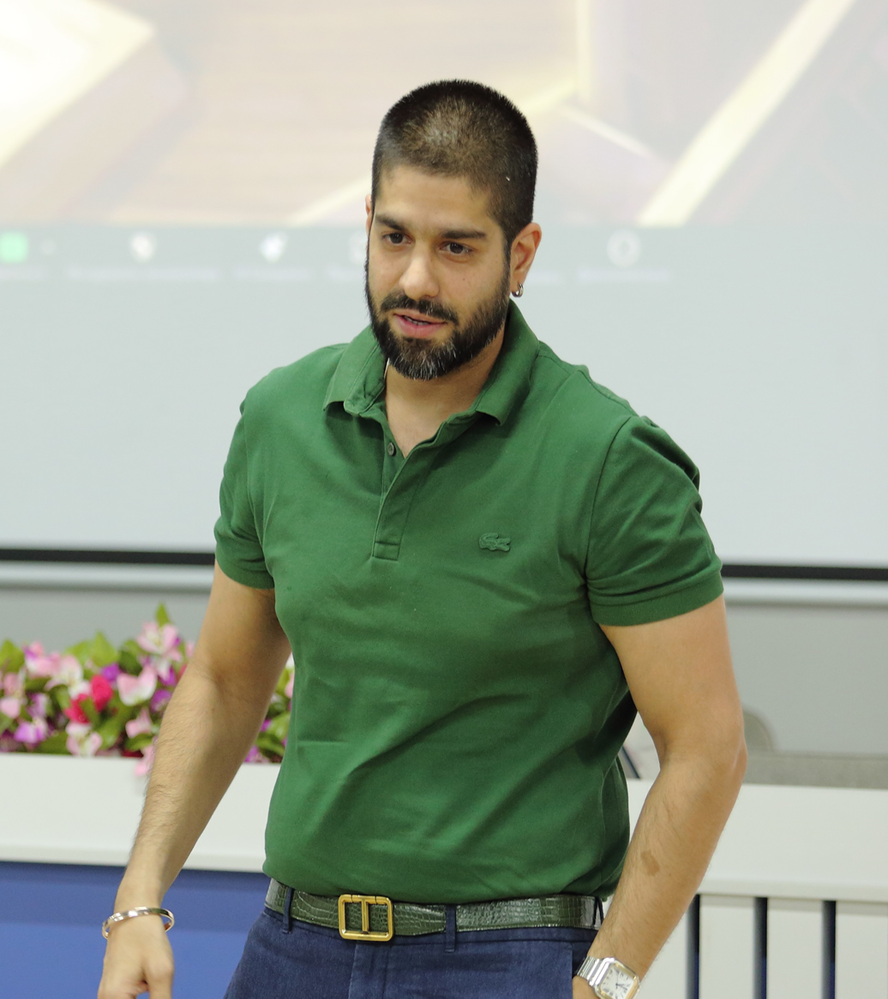 Доктор Каран Курана